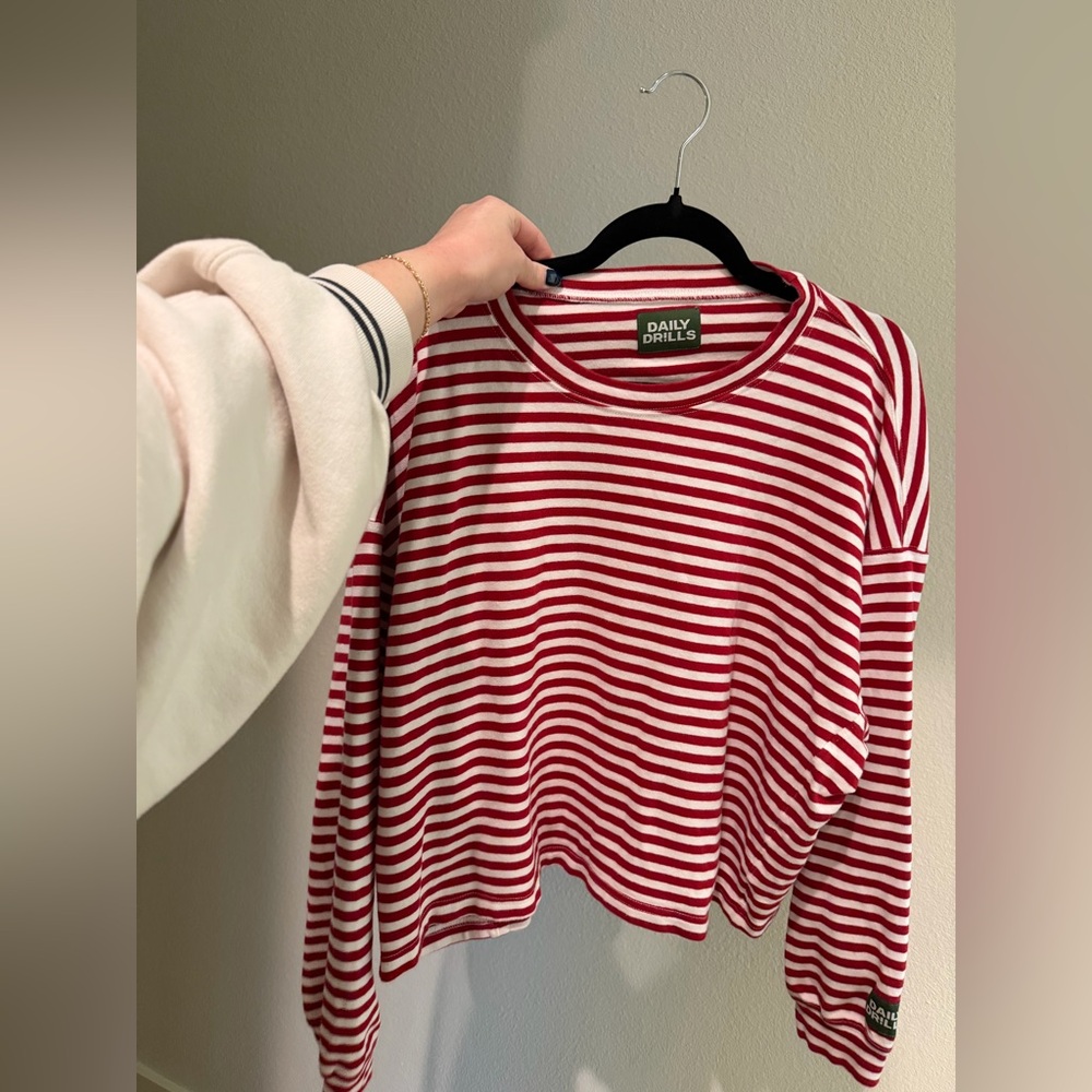 Daily drills red stripe top